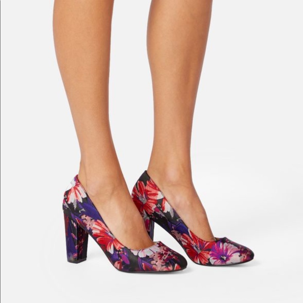 NWT Floral Valentines Day Pump Heels JustFab